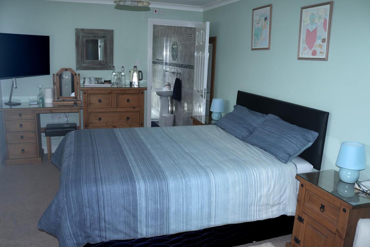 Highworth House Bed & Breakfast Swindon Exterior photo